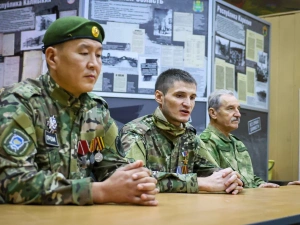 Герой России Николай Евдокимов встретился с учащимися школ Якутска и студентами Якутского промышленного техникума  