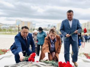 В Якутске почтили память героев Курской битвы