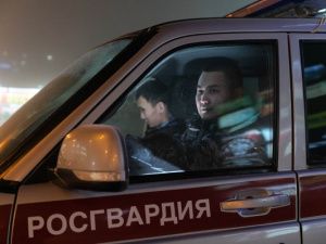 В Якутске посетители развлекательного заведения устроили драку, один из них госпитализирован