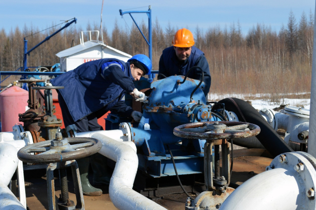 В Якутии продолжается подготовка объектов нефтебазового хозяйства к навигации