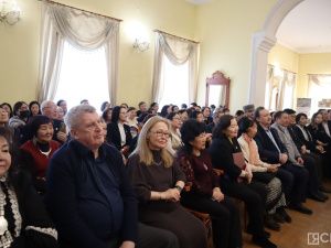 В Якутске презентовали книгу «Алексей Елисеевич Кулаковский – Өксөкүлээх Өлөксөй»