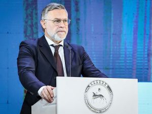 В Якутске состоялось торжественное собрание общественности в честь 75-летия со дня рождения Романа Михайловича Дмитриева