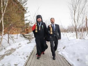 Частица Благодатного огня доставлена в Якутию