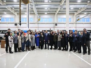 Медицинские организации районов Якутии получили ключи от новых автомобилей