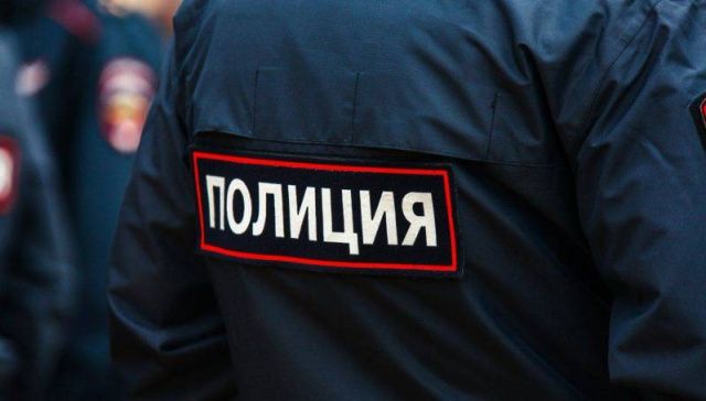 В Якутске 18-летний юноша бросал куски кафеля на машины с девятого этажа