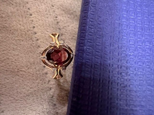 В Якутске женщина похитила  у родственниц своего сожителя ювелирные украшения общей стоимостью более 1,2 млн рублей