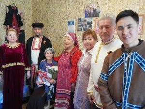 С Днём Победы! Ветерана-долгожительницу Якутска поздравили с наступающим праздником