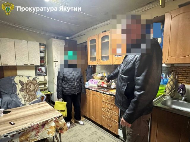 Житель Якутска несколько раз ударил ножом зятя, который на повышенных тонах разговаривал с его сестрой