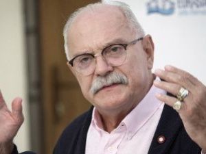 Михалков раскритиковал присуждение кинопремии Навальному