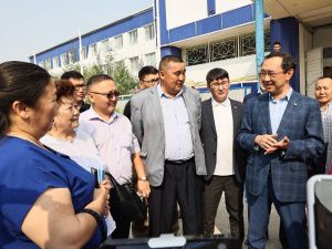 Айсен Николаев поручил увеличить количество строителей для завершения капремонта школы №1 в Верхневилюйске