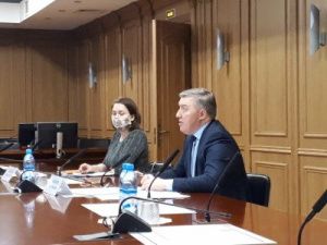 Денис Белозеров призвал муниципальные образования оперативно предусмотреть меры поддержки предпринимателям