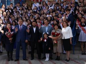 Айсен Николаев: выплаты стобалльникам Якутии будут продолжены