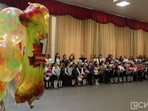 Кирилл Бычков поздравил учащихся школы № 1 Якутска с 1 сентября