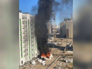 в Якутске произошло возгорание на территории новостройки