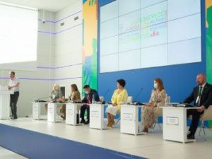 На питч-сессии Конгресса выступила депутат Якутской городской Думы Лена Афанасьева