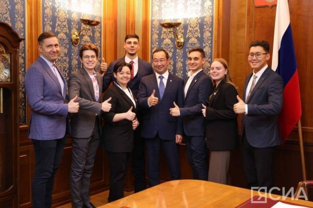 Глава Якутии встретился с курсантами программы подготовки кадров «Муравьев-Амурский 2030»
