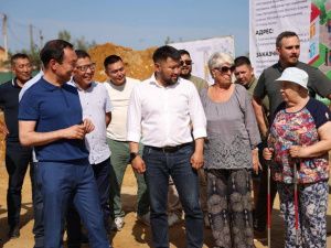 Айсен Николаев: «Важно обустраивать комфортные общественные пространства и в городах, и в сёлах»