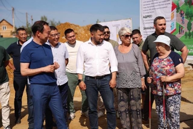 Айсен Николаев: «Важно обустраивать комфортные общественные пространства и в городах, и в сёлах»