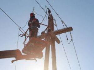 Энергетики восстанавливают электроснабжение в Мархе: из-за аварии без света остались жители более чем 20 улиц