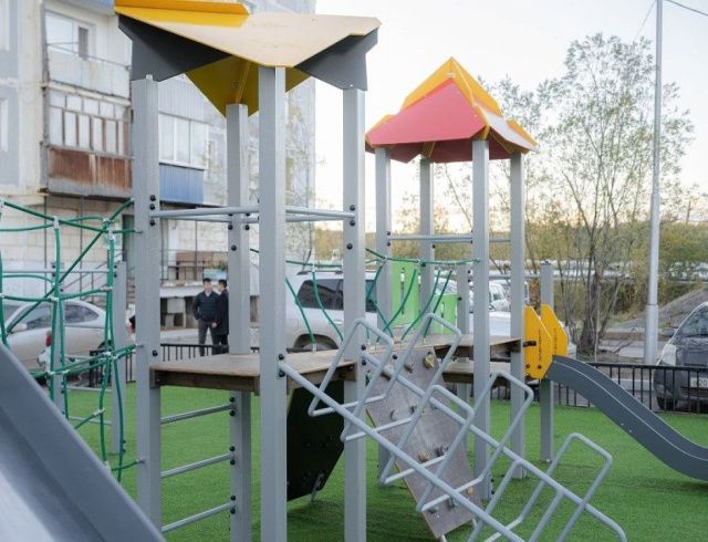 Евгений Григорьев: “Ремонт дворовых территорий продолжится в рамках мастер-плана города Якутска”