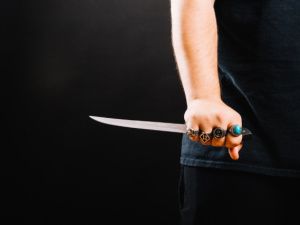 Жительница Якутии тяжело ранила сожителя за то, что он ее избивал и оскорблял