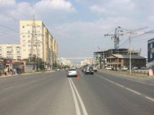 В Якутске мужчина получил травмы, переходя дорогу в неположенном месте