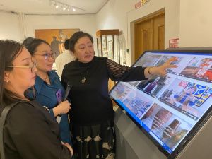 Более 20 музеев республики представили уникальные экспонаты в Якутском музее