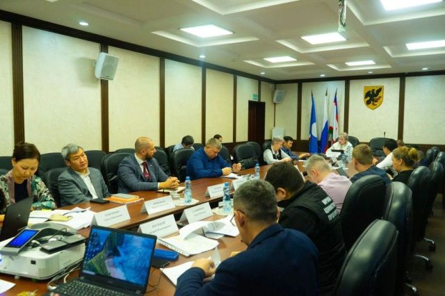 Якутская городская Дума обсудила вопросы бюджета, образования и транспорта