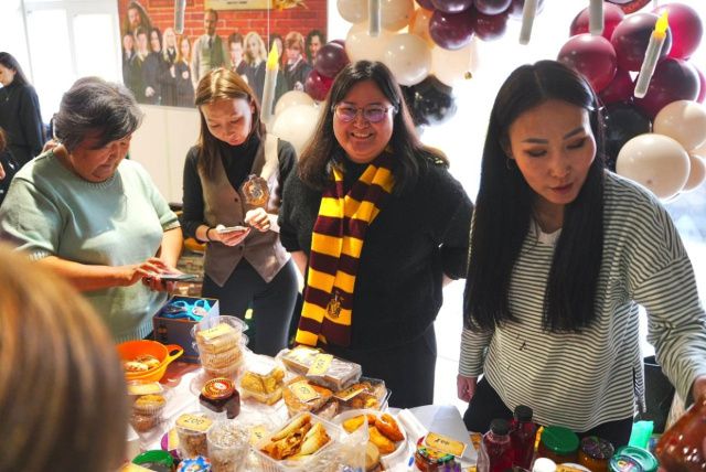 В администрации Якутска прошла благотворительная ярмарка «Золотая осень-2025»