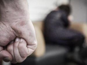 Житель Якутии зверски избил родную мать и скрылся на шесть дней