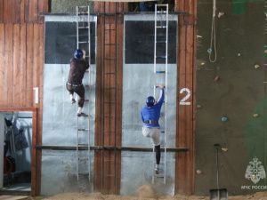 В Якутске проходит чемпионат по пожарно-спасательному спорту