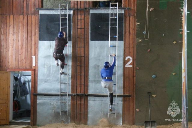 В Якутске проходит чемпионат по пожарно-спасательному спорту