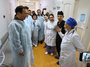 Айсен Николаев поручил усилить работу по привлечению кадров в учреждения здравоохранения в Арктике