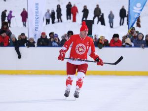 Зрелищной ничьей завершился матч звёзд мирового хоккея с якутской командой у Ленских столбов