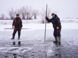 В Якутске прошел субботник по заготовке льда для семей участников СВО и пожилых