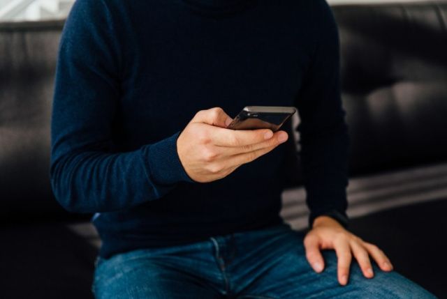 Житель Якутска покупал использованные телефонные номера и получал доступ к чужим личным кабинетам в портале «ГосУслуги» и банковским счетам