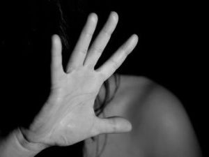 В Якутии пьяный "кавалер" жестоко избил свою даму