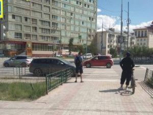 В Якутске на перекрестке сбили велосипедиста