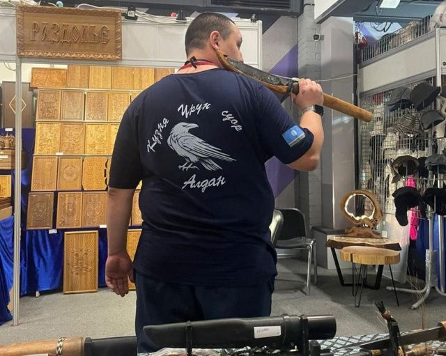 Хозяин «Кузни Белого ворона» из Якутии отмечен наградами в Москве