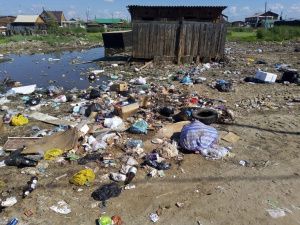 Вонь, завалы мусора, помойки, крысы. Жители Кирзавода сняли видео