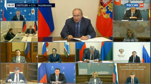 Путин поручил подумать о передаче лесоохраны Якутии на федеральный уровень