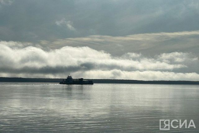 На переправе Нижний Бестях – Якутск на мель сел паром