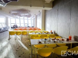 В Нерюнгри в школьной столовой начали принимать оплату картой после жалобы 