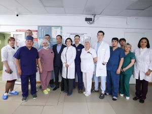 Глава Якутии проверил ход строительства крупных социальных объектов в Мирном