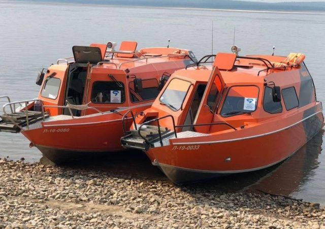 В Якутии начались пассажирские перевозки через Лену на маломерных катерах