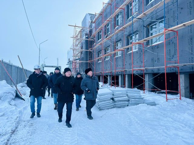 Дмитрий Садовников проверил строящиеся объекты Горного района