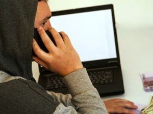 «Биржевый брокер» выманил 300 тысяч рублей у жительницы Алдана