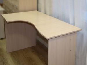 Осужденные изготовили офисную мебель