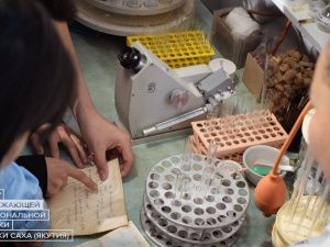 В Якутии школьники попробовали себя в профессии фармацевта