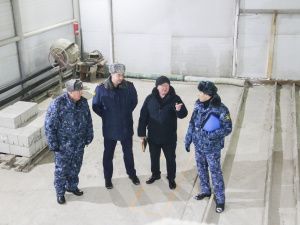 Глава Хангаласского района Республики Саха (Якутия) Сергей Гребнев посетил производство в исправительной колонии № 6 